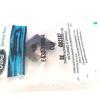 Genuine Oem Ford E43Z-7G052-A Clip 1 Piece E43Z7G052A