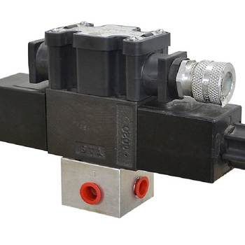 Monarch 00961 12 VDC 4−Way/3−Position Solenoid Operated Closed Center